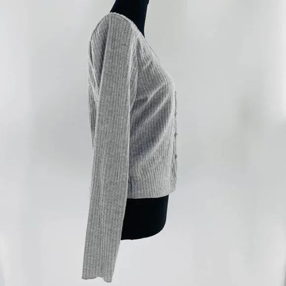 Socialite Women's Cropped Cardigan Sweater Small Grey NWT V-Neck Long Sleeve - Picture 4 of 8